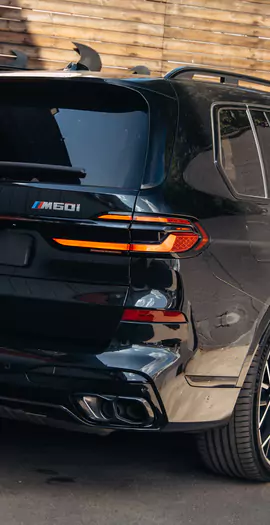 Выхлопная система с двумя режимами громкости для BMW X7